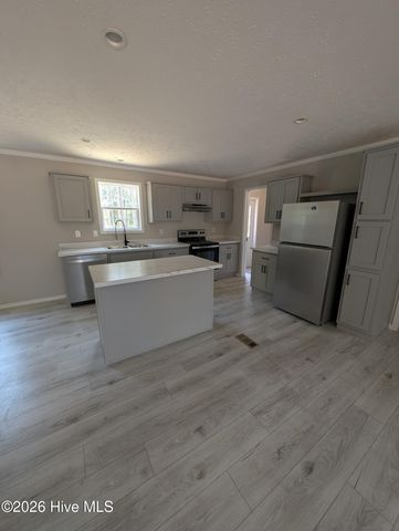 521 Veronica Way, West End, NC 27376