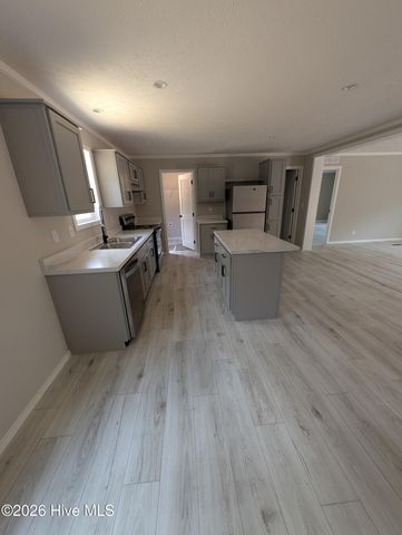 521 Veronica Way, West End, NC 27376