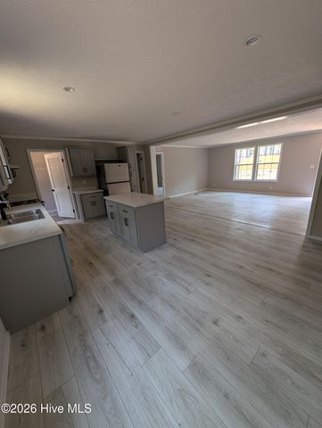 521 Veronica Way, West End, NC 27376