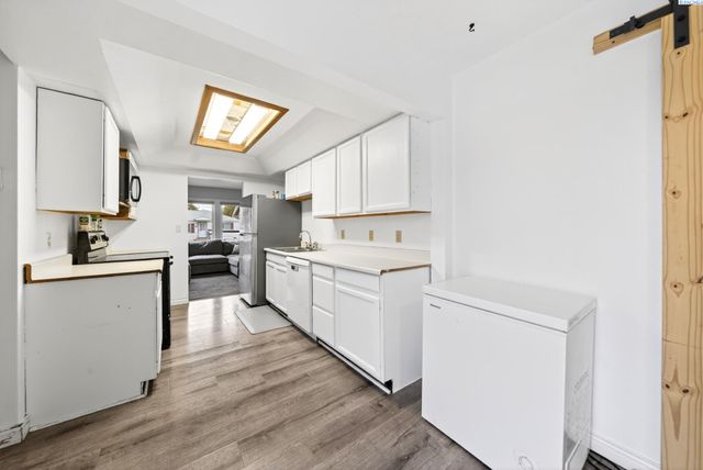 1912 Hood Ave, Richland, WA 99354