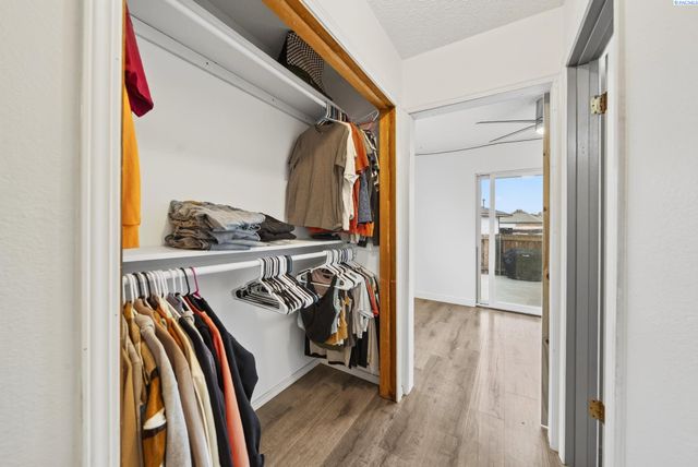 1912 Hood Ave, Richland, WA 99354