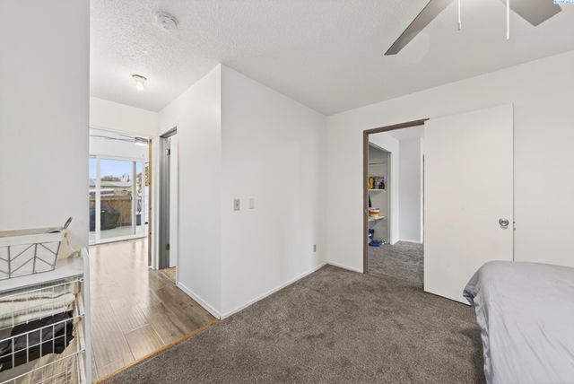 1912 Hood Ave, Richland, WA 99354