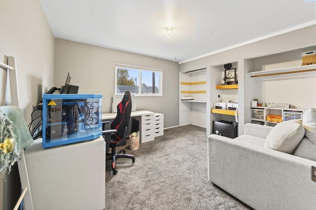 1912 Hood Ave, Richland, WA 99354