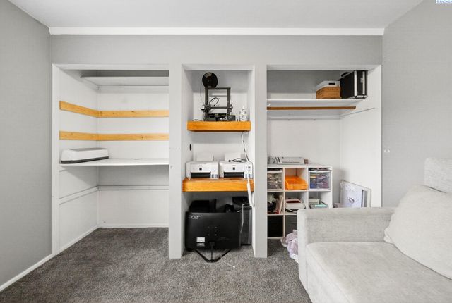 1912 Hood Ave, Richland, WA 99354