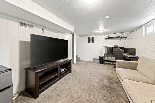 1912 Hood Ave, Richland, WA 99354