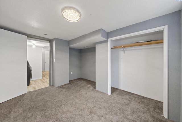 1912 Hood Ave, Richland, WA 99354