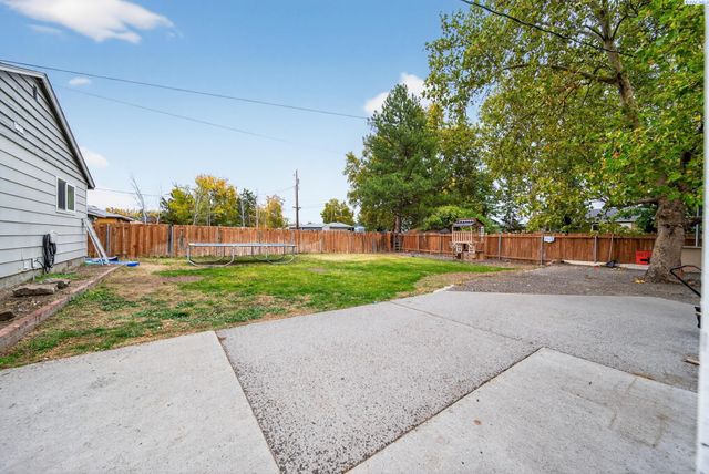 1912 Hood Ave, Richland, WA 99354