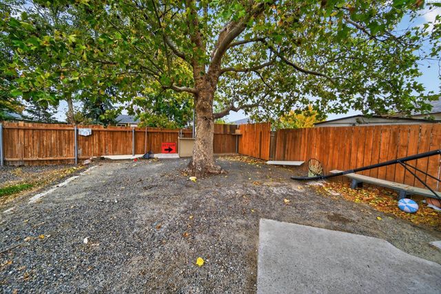 1912 Hood Ave, Richland, WA 99354