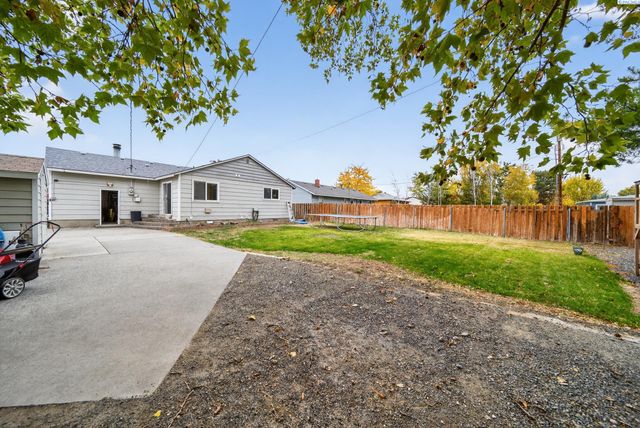 1912 Hood Ave, Richland, WA 99354