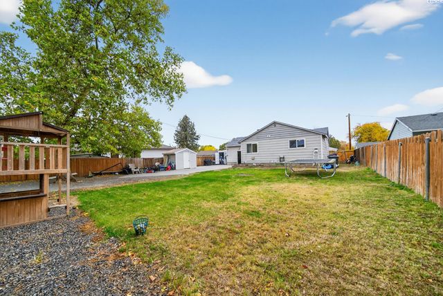 1912 Hood Ave, Richland, WA 99354