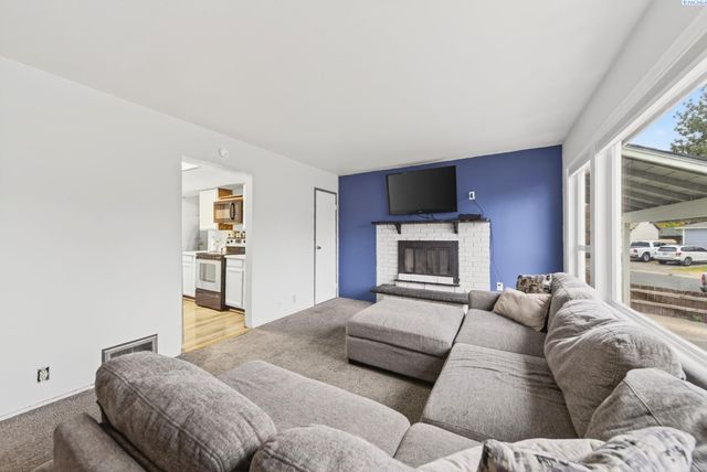 1912 Hood Ave, Richland, WA 99354