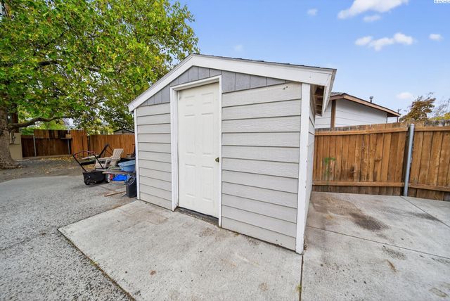 1912 Hood Ave, Richland, WA 99354