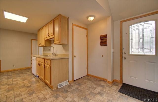 1603 Love Road, Grand Island, NY 14072