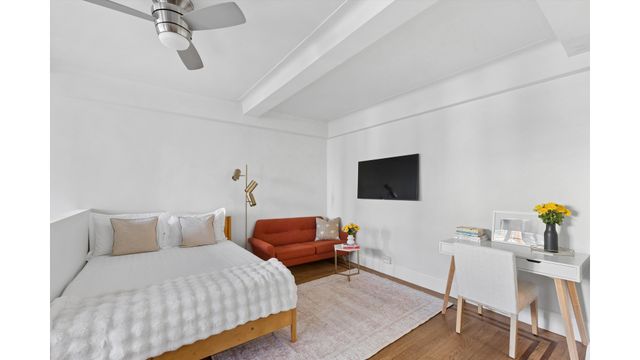 235 E 22nd St Apt 9N, New York City, NY 10010