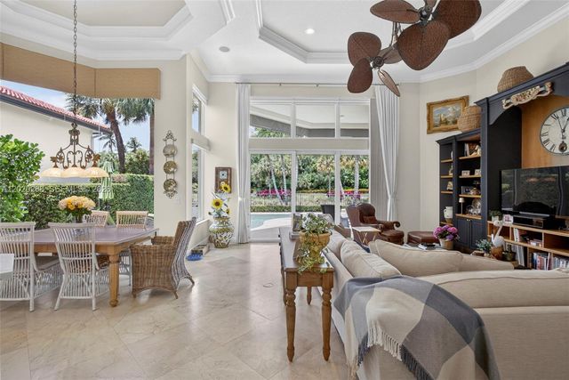 111 Abondance Dr, Palm Beach Gardens, FL 33410