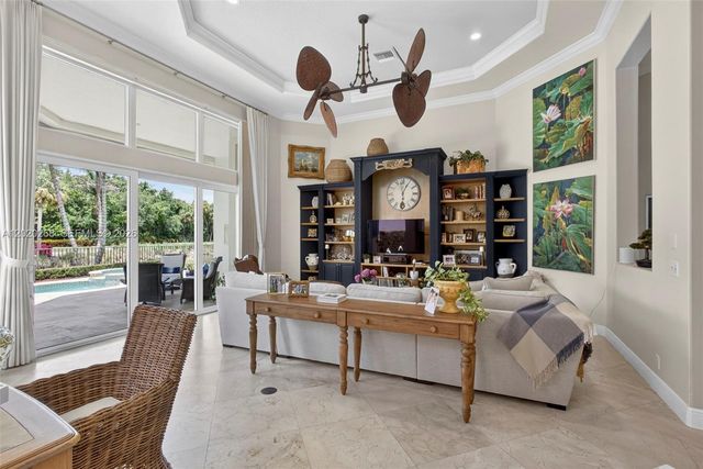 111 Abondance Dr, Palm Beach Gardens, FL 33410