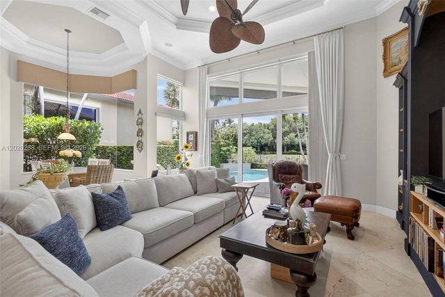 111 Abondance Dr, Palm Beach Gardens, FL 33410