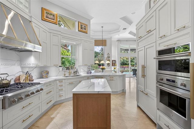 111 Abondance Dr, Palm Beach Gardens, FL 33410