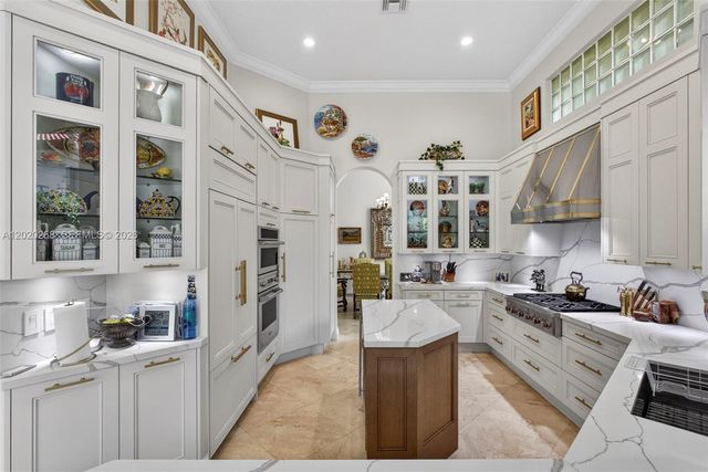 111 Abondance Dr, Palm Beach Gardens, FL 33410