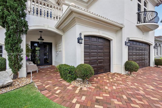 111 Abondance Dr, Palm Beach Gardens, FL 33410