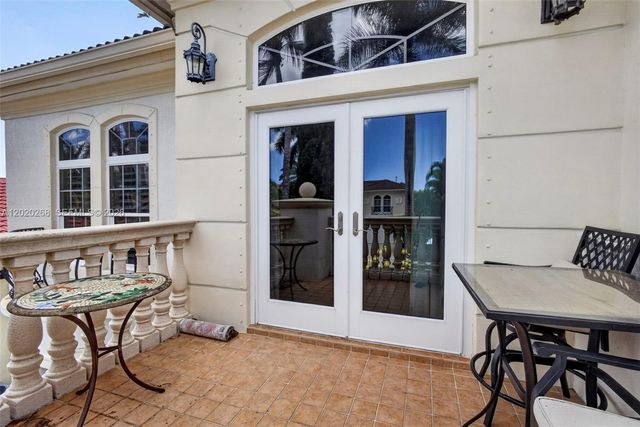 111 Abondance Dr, Palm Beach Gardens, FL 33410