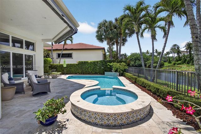 111 Abondance Dr, Palm Beach Gardens, FL 33410