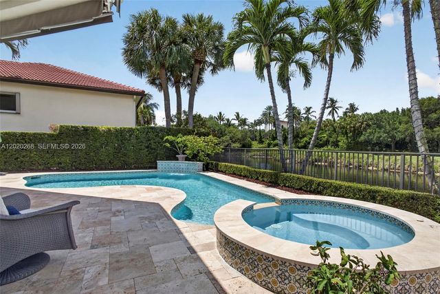 111 Abondance Dr, Palm Beach Gardens, FL 33410