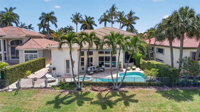 111 Abondance Dr, Palm Beach Gardens, FL 33410