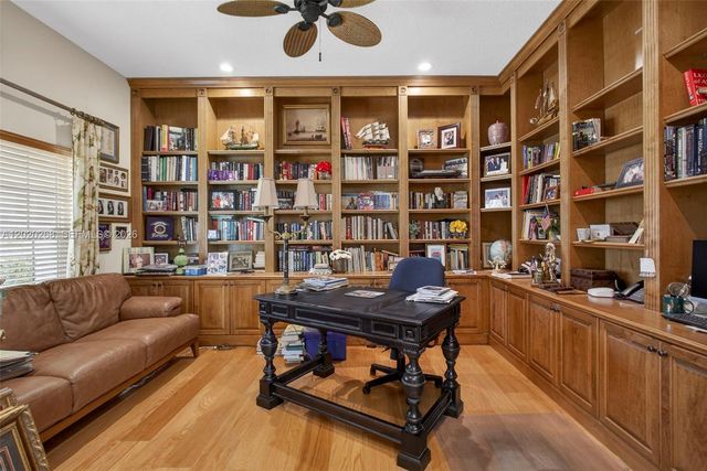 111 Abondance Dr, Palm Beach Gardens, FL 33410