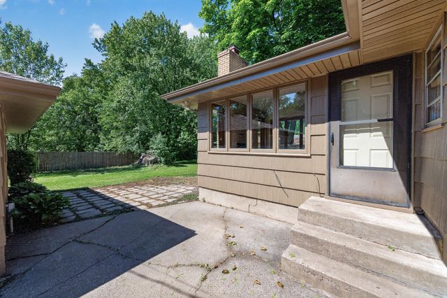 1056 Glenhill Road, Shoreview, MN 55126