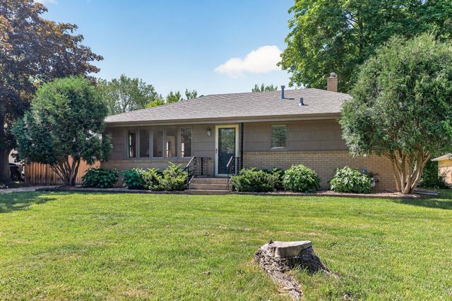 1056 Glenhill Road, Shoreview, MN 55126