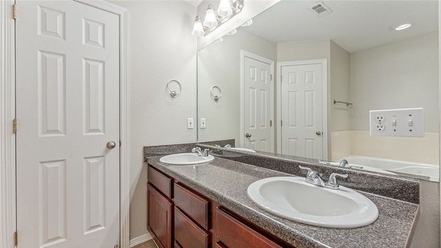 1363 Charles Street, Pea Ridge, AR 72751