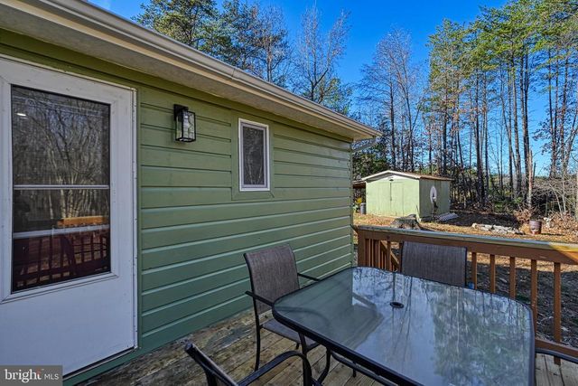 589 THREE CHOPT RD, Kents Store, VA 23084