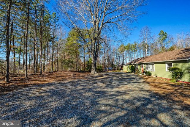 589 THREE CHOPT RD, Kents Store, VA 23084