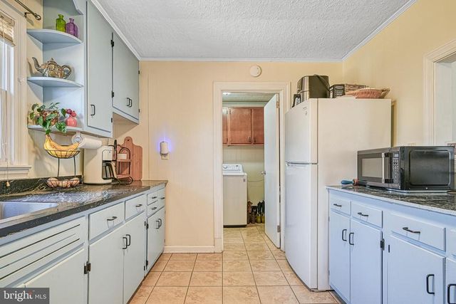 589 THREE CHOPT RD, Kents Store, VA 23084