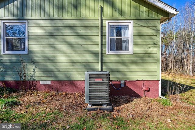 589 THREE CHOPT RD, Kents Store, VA 23084