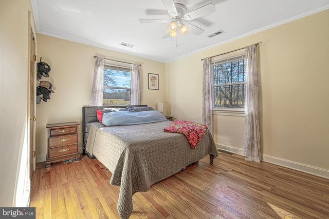 589 THREE CHOPT RD, Kents Store, VA 23084