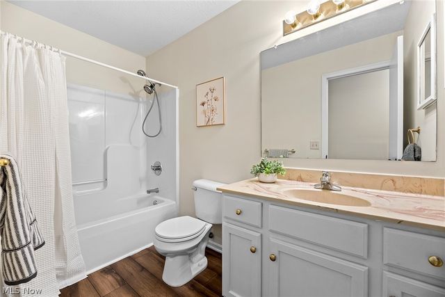 1315 Back Massillon Road, Orrville, OH 44667