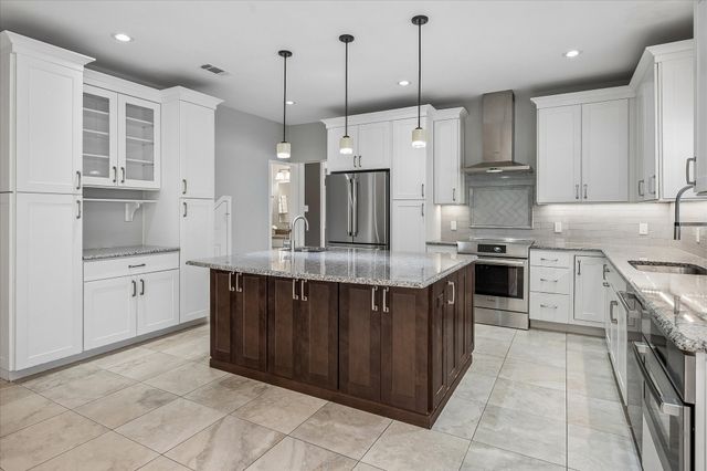 2702 Lawtherwood Court, Dallas, TX 75214