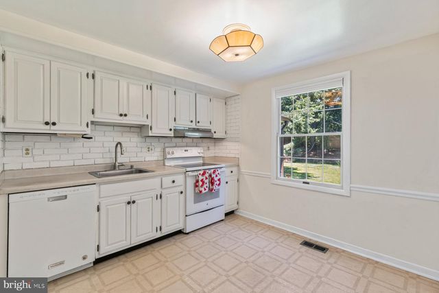 9238 SEALED MESSAGE RD, Columbia, MD 21045