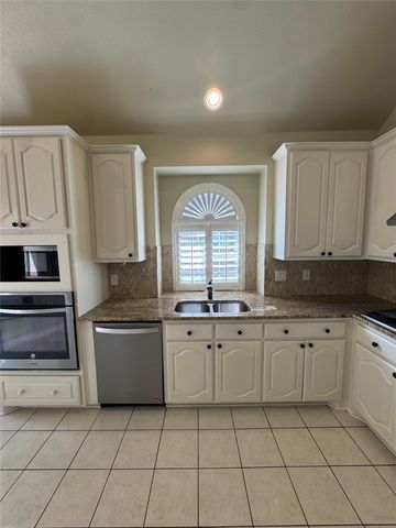 3006 Upland Drive, Mansfield, TX 76063