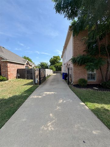 3006 Upland Drive, Mansfield, TX 76063