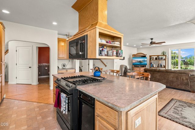 40 Ashland Acres Road, Ashland, OR 97520