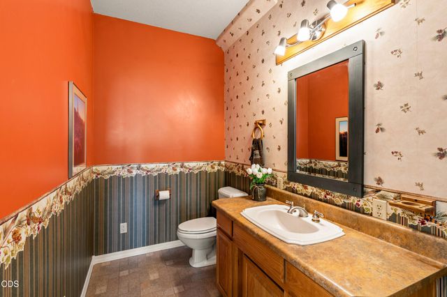 40 Ashland Acres Road, Ashland, OR 97520