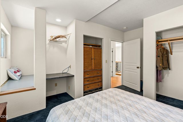 40 Ashland Acres Road, Ashland, OR 97520