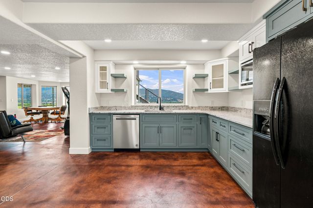 40 Ashland Acres Road, Ashland, OR 97520
