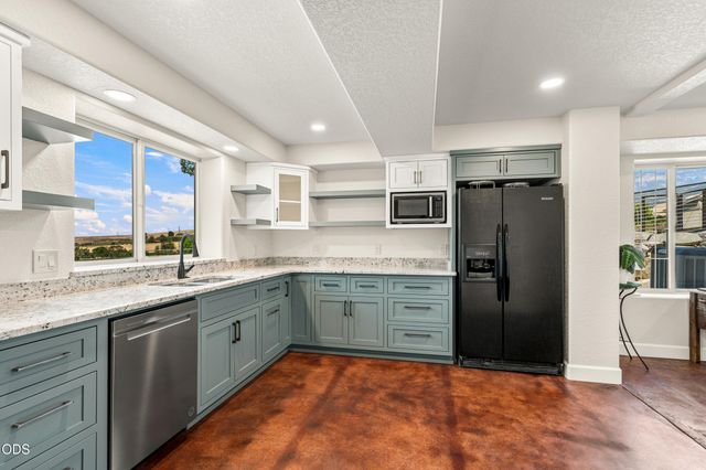 40 Ashland Acres Road, Ashland, OR 97520