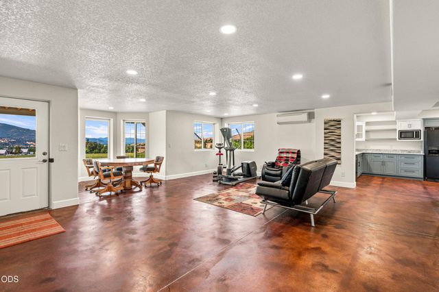 40 Ashland Acres Road, Ashland, OR 97520