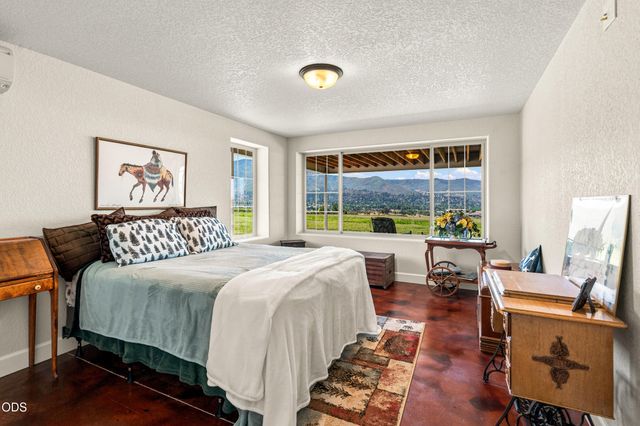 40 Ashland Acres Road, Ashland, OR 97520