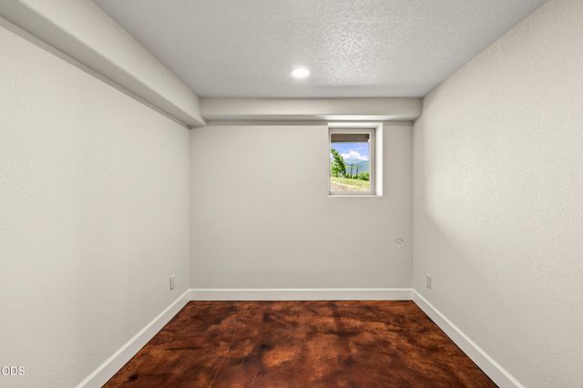 40 Ashland Acres Road, Ashland, OR 97520